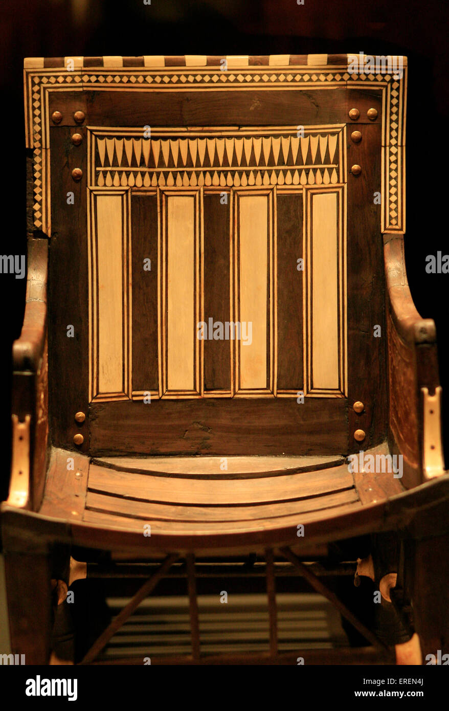 Ancient Egypt Chair High Resolution Stock Photography and Images - Alamy
