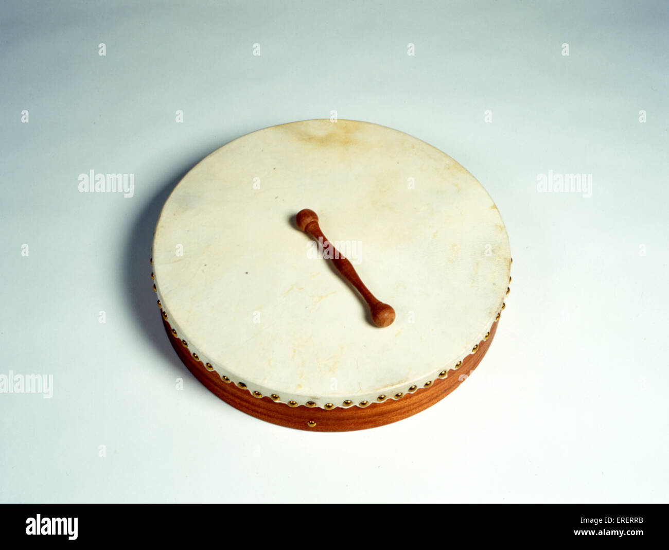 BODHRAN Irish Traditional Drum with beater. Ireland Stock Photo Alamy