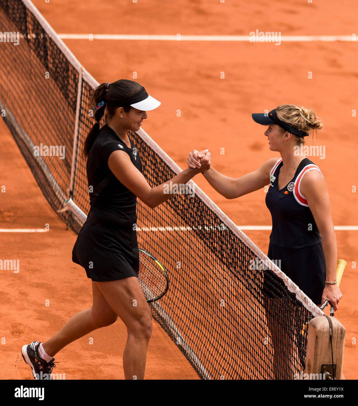 Roland Garros, Paris, France. 02nd June, 2015. Ana Ivanovic of Serbia shakes hands with Elina Svitolina of Czech Republic after winning her women's singles match on day ten of the 2015 French Open 2015 in Paris, France. Ivanovic won the match 6-3 6-2 to move into the semi finals Credit:  Action Plus Sports/Alamy Live News Stock Photo