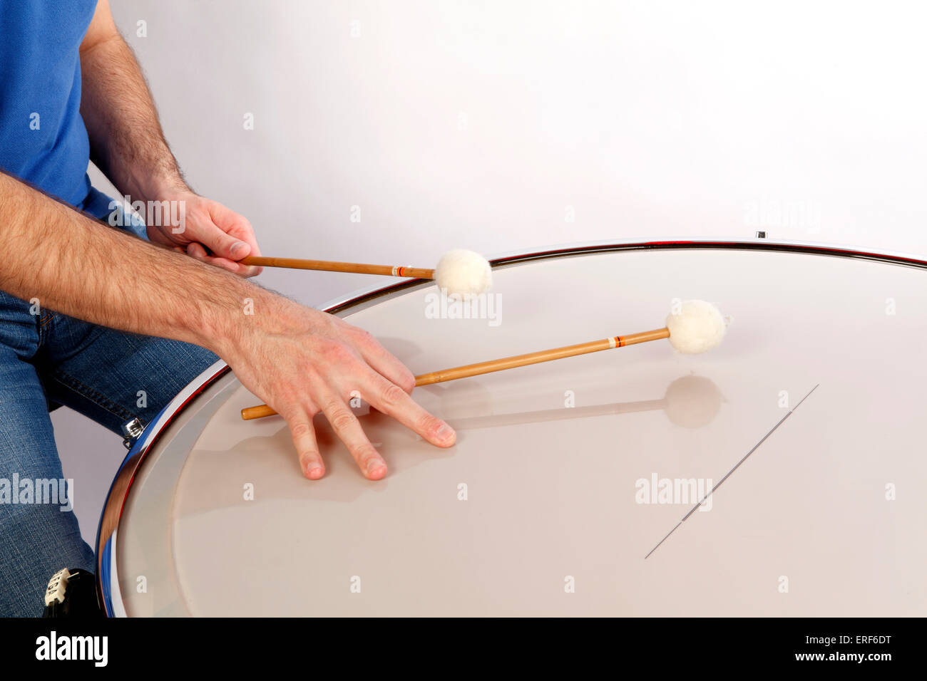 Timpani, damping the head, playing position. Technique Stock Photo Alamy