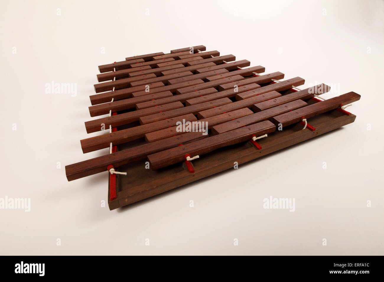 Four row xylophone, Strohfiedel. Holzharmonika, Zilophone. Zilofone