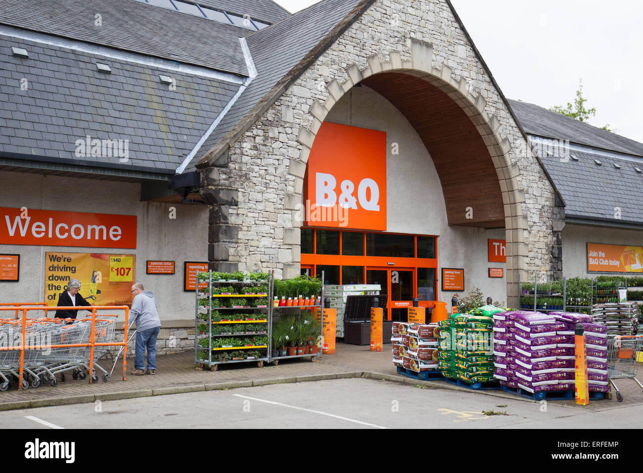 B and q logo hi-res stock photography and images - Alamy