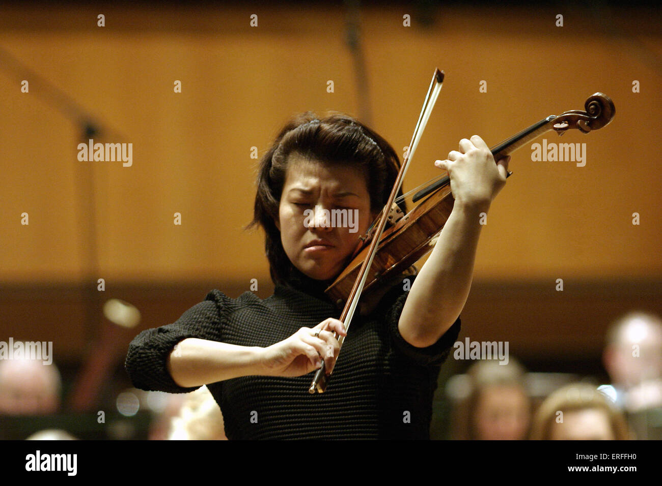 Japanese violinist hires stock photography and images Alamy