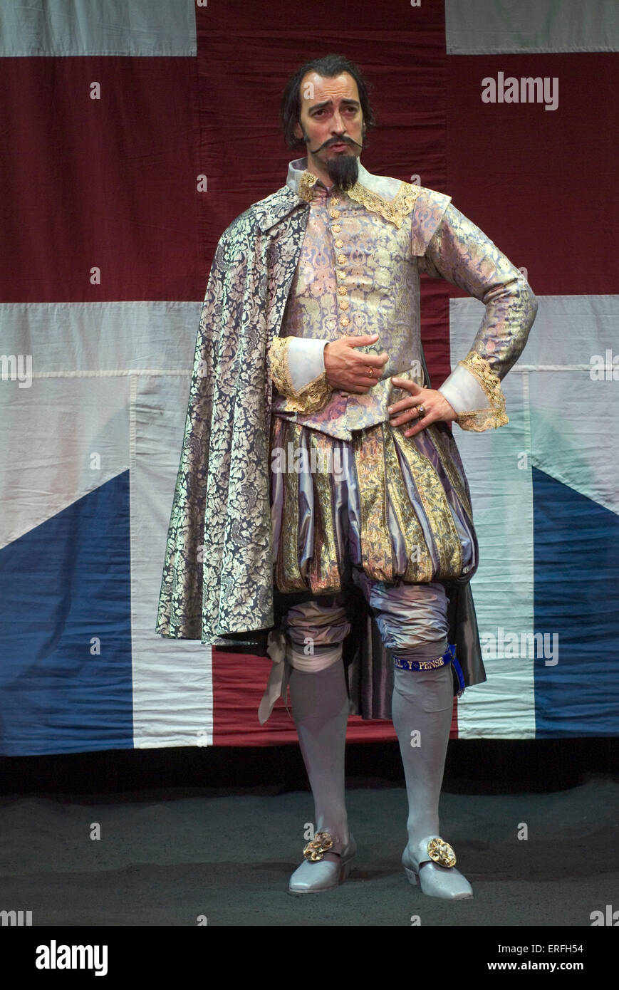 5/11 - scene from the play by Edward Kemp, with Alistair McGowan as King James standing in front of a Union Jack, Chichester Stock Photo