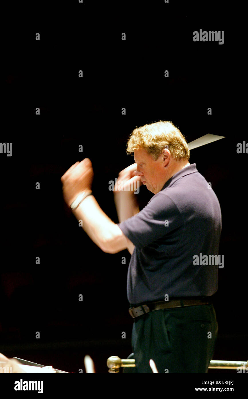 Richard Hickox - English conductor of choral, orchestral and operatic music at the Royal Albert Hall, London. Conducting. b.5 Stock Photo