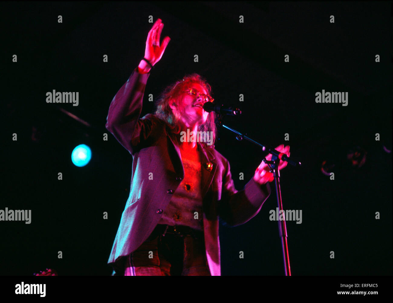Eddi Reader - portrait of the Scottish singer performing at the 1998 ...
