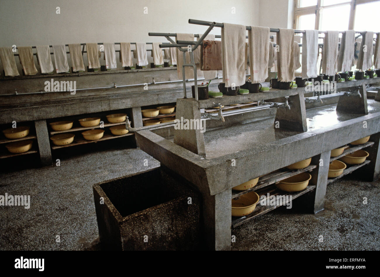 Peoples Liberation Army officers washroom at Shijiazhuang Military Academy, Hubei province, China, 1985 Stock Photo