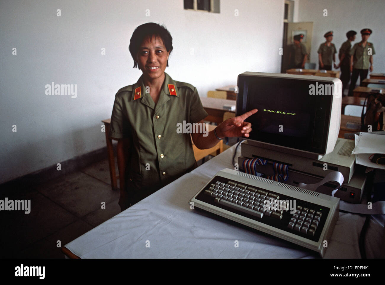Peoples Liberation Army woman officer computer training, Shijianzhuang Military Academy, Hubei province, China, 1985 Stock Photo