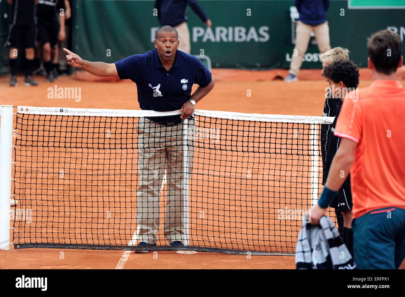 illustration arbitre - 29.05.2015 - Jour 6 - Roland Garros 2015.Photo ...