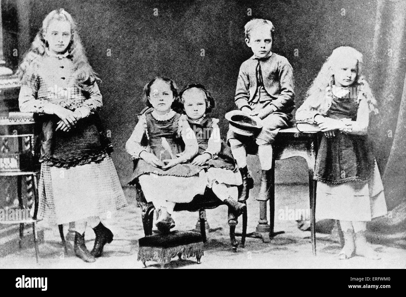 Marie Curie as a child with her brother and sisters. From left to right are Zosia, Hela, Manya (Marie Curie), Joseph and Bronya. MC: Polish-born French physicist and pioneer in radioactivity, 7 November 1867 – 4 July, 1934 Stock Photo