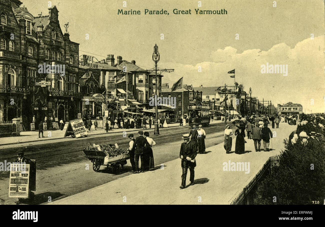 Marine Parade, Great Yarmouth, England. Pedestrians strolling along the