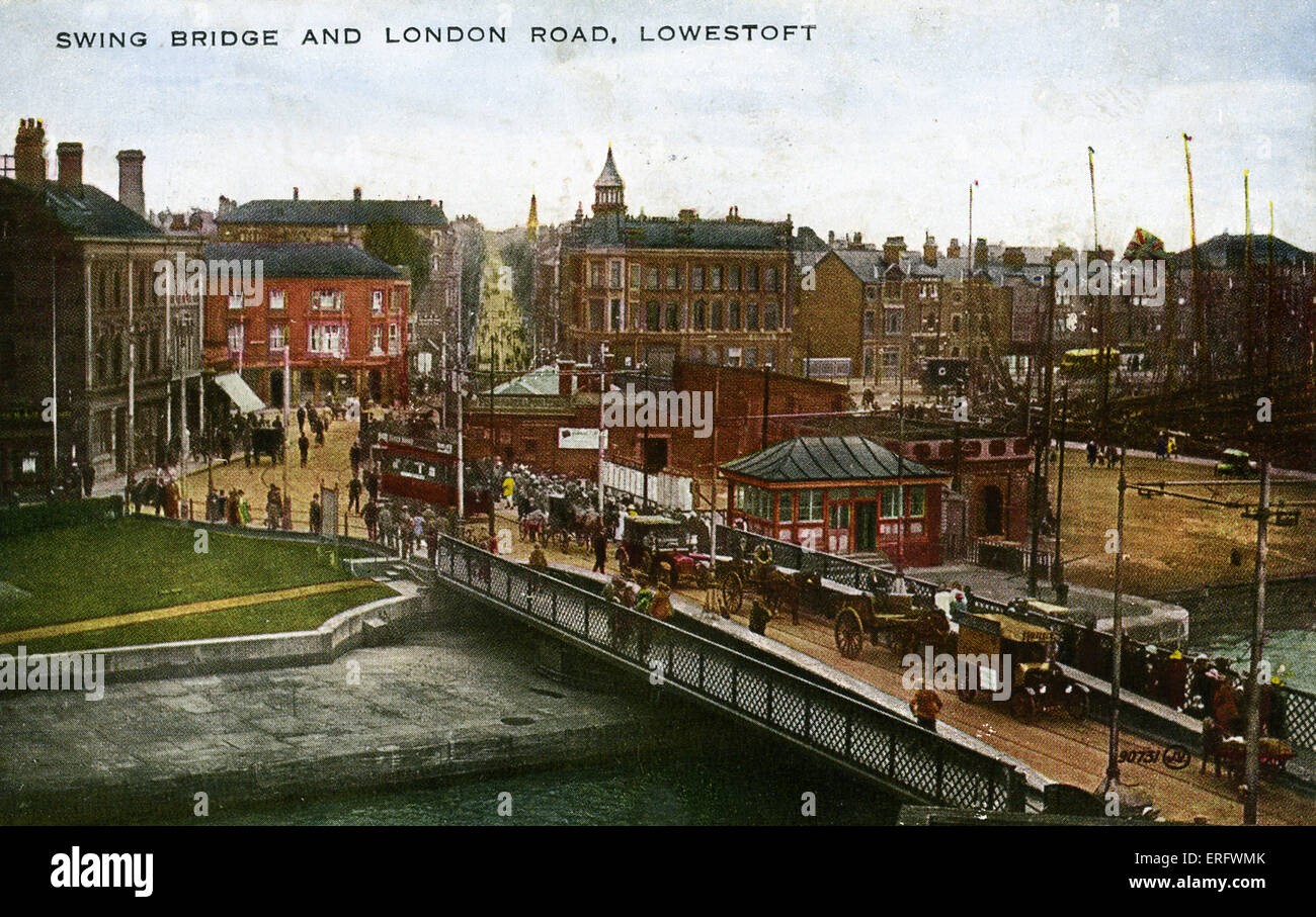 Swing Bridge and London Road, Lowestoft, Suffolk, England. Traffic and pedestrians. Tinted postcard, late 19th century / early Stock Photo