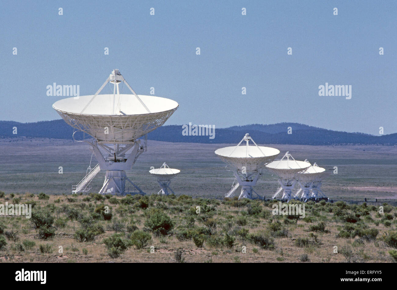 The giant radio telescopes of the Very Large Array, or VLA, on the ...