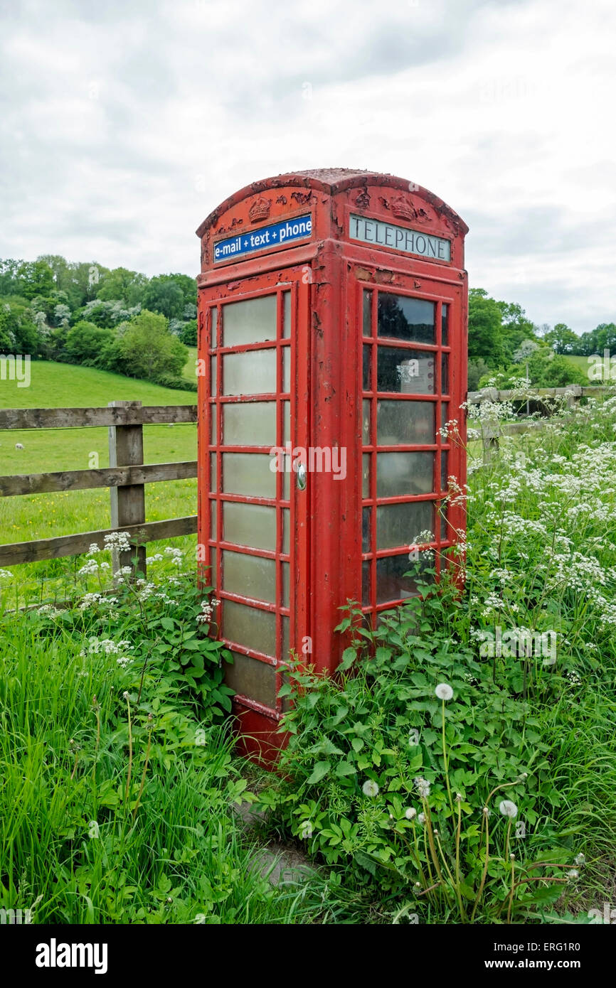 Red telephone booth hi-res stock photography and images - Alamy