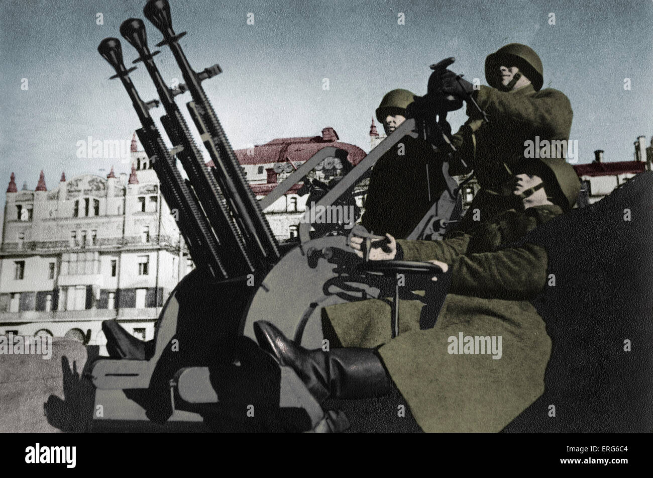 Anti-aircraft station in the centre of Moscow 1941 - during World War II Prokofiev Shostakovich background.  Schostakowitsch Stock Photo