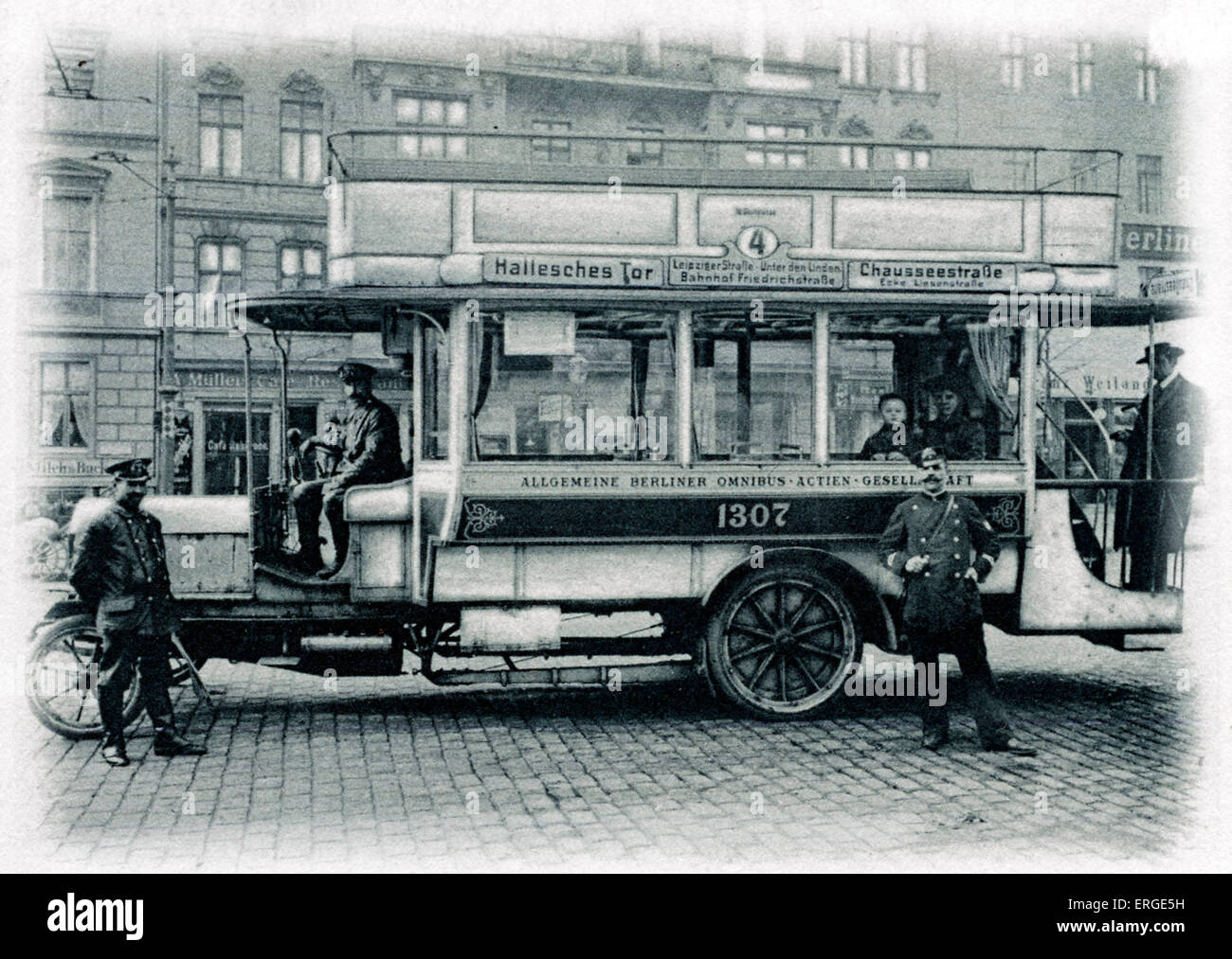 Omnibus, Berlin - early 20th century. Route from Hallesches Tor to Chausseestraße. Stock Photo