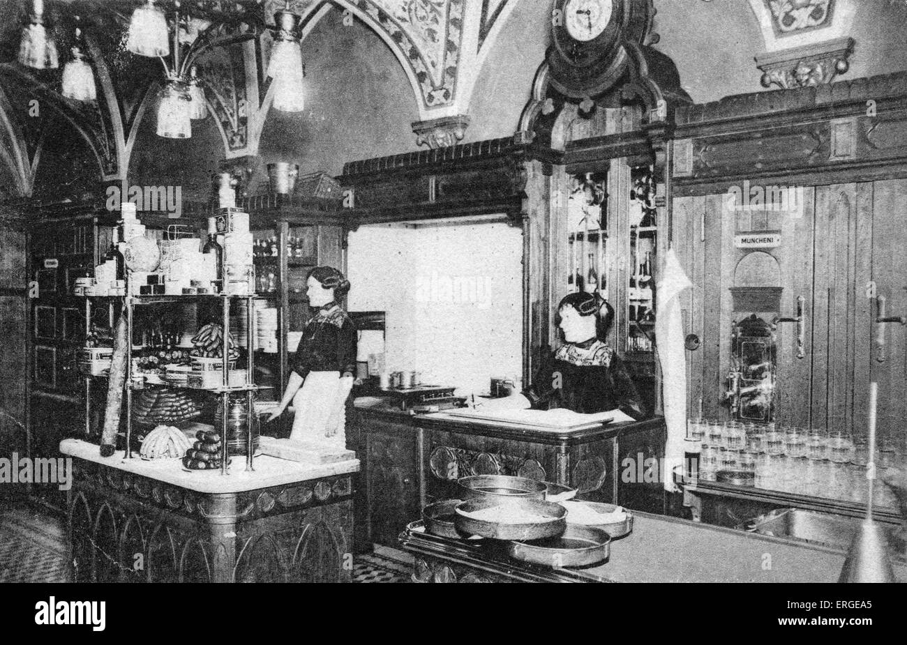 Förster János Apostolok  beer hall (sorozo), Budapest, Hungary. Stand to left selling sausages and other snacks. C. 1900. Stock Photo