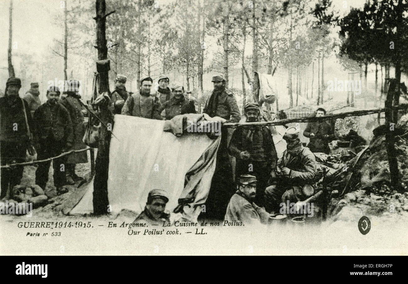 World War 1: French privates cooking in the forest of Argonne.  French postcard. Caption: 'En Argonne - La Cuisine de nos Stock Photo