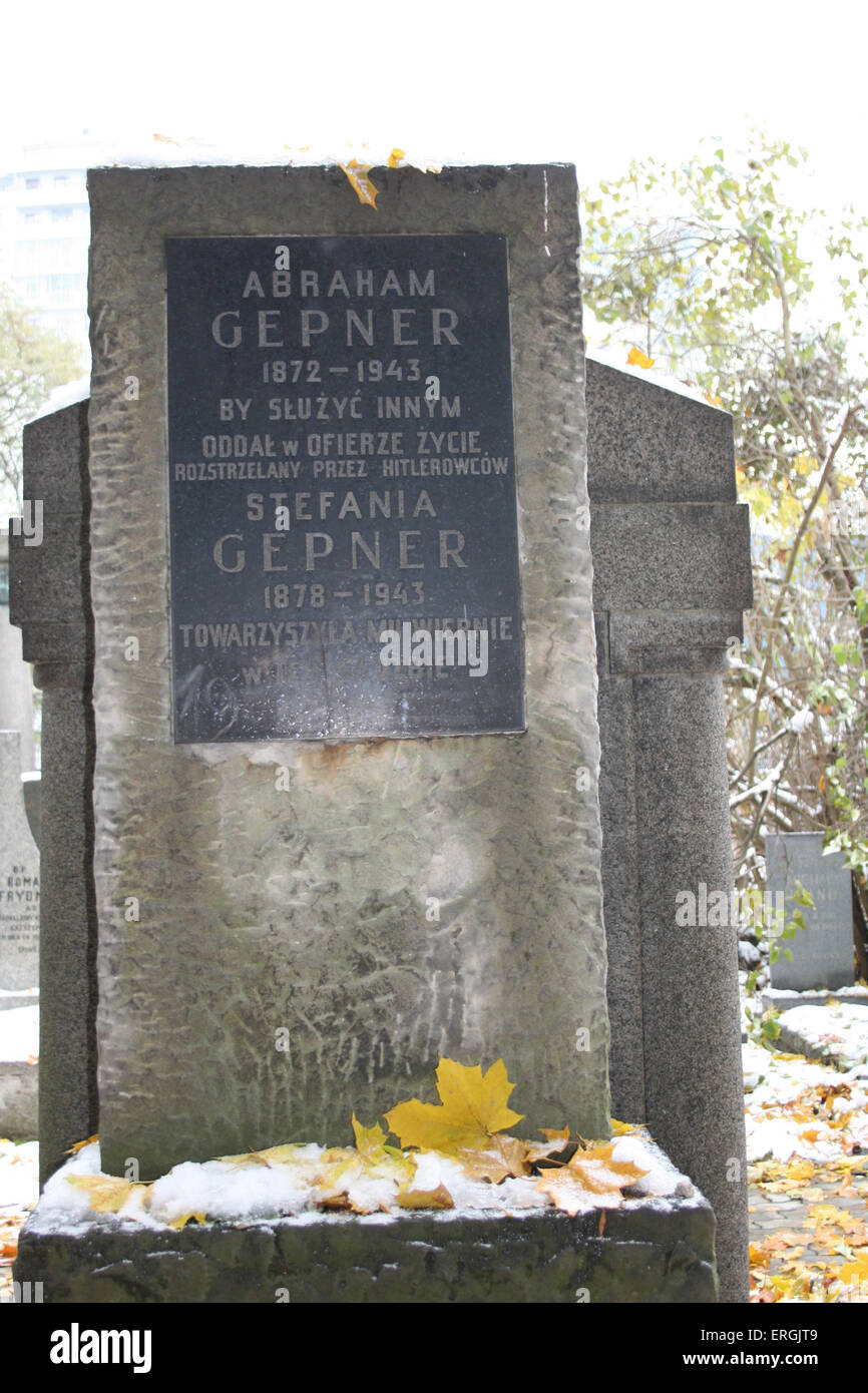 Old Jewish Cemetery Warsaw, Poland. Gravestone of Abraham Gepner 1872- 1943  and his wife Stefania Gepner 1878 -1943. Both Stock Photo - Alamy