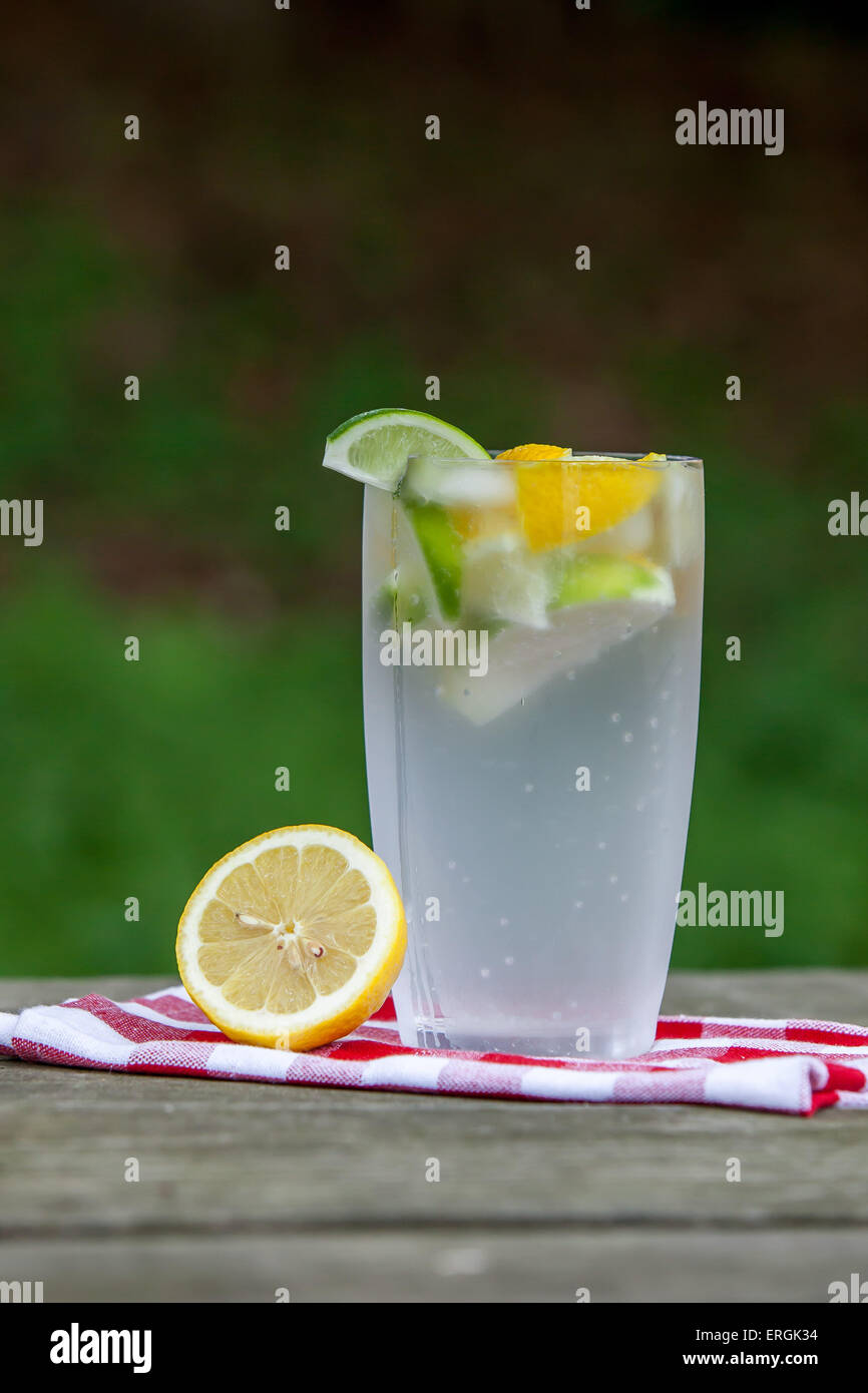 Sparkling water with lemon 6 Stock Photo Alamy