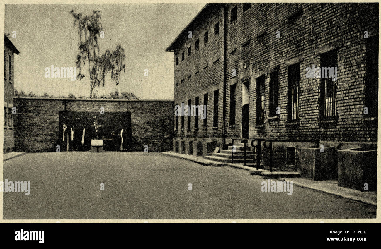 Auschwitz concentration camp -  view of the Execution courtyard of the 11th barrack  .  Dziedziniec agzekucyi no blku 11-fym. Stock Photo