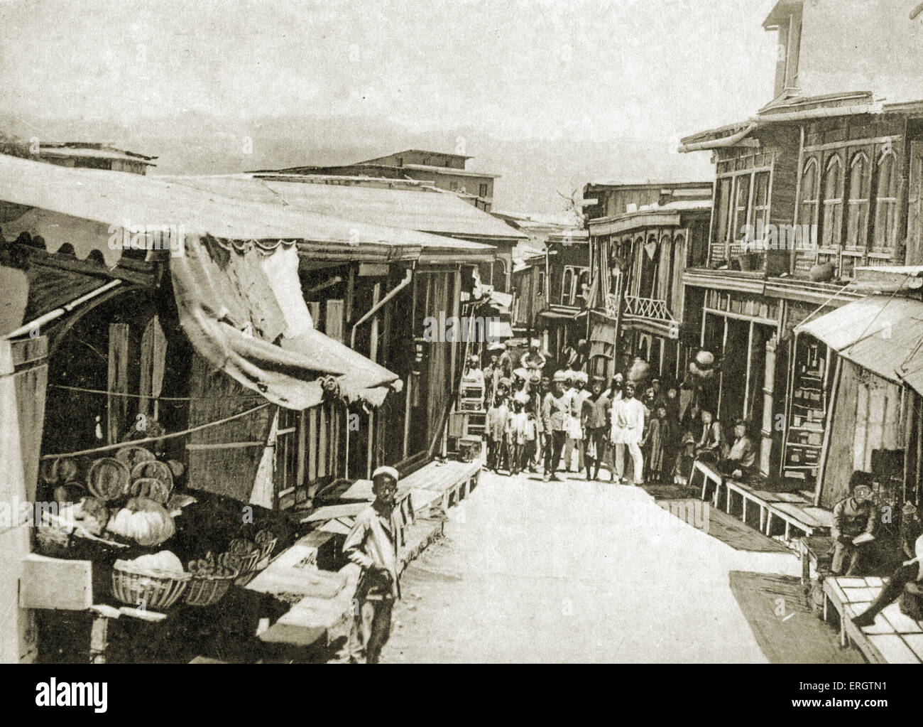 Sudder Bazaar, Sabathu, India, early 20th century. Indian Empire.  Bazaars.  Market, markets, marketplace. Stock Photo