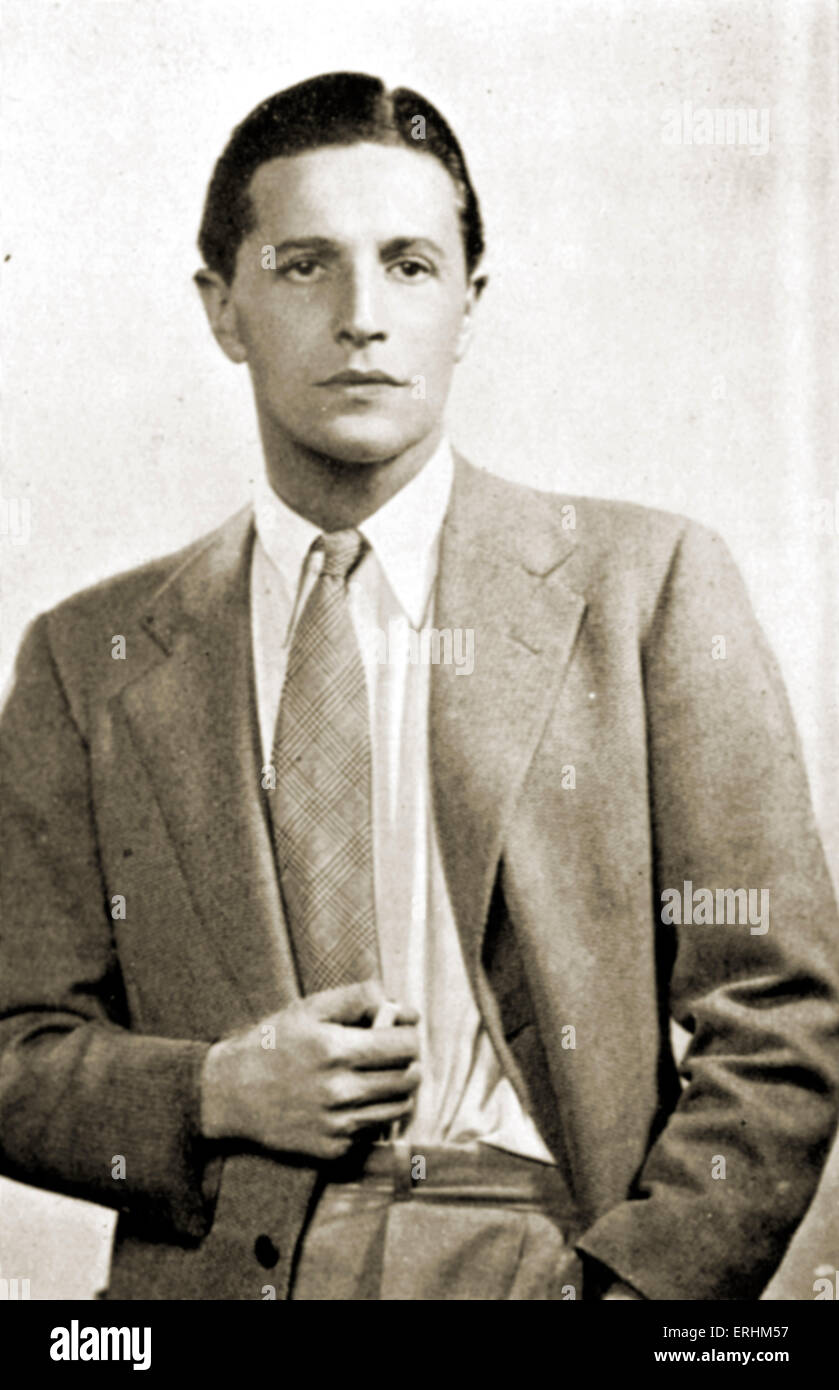 Ivor Novello Portrait Of The Welsh Singer Actor In 1935 15 January 13 6 March 1951 Stock Photo Alamy