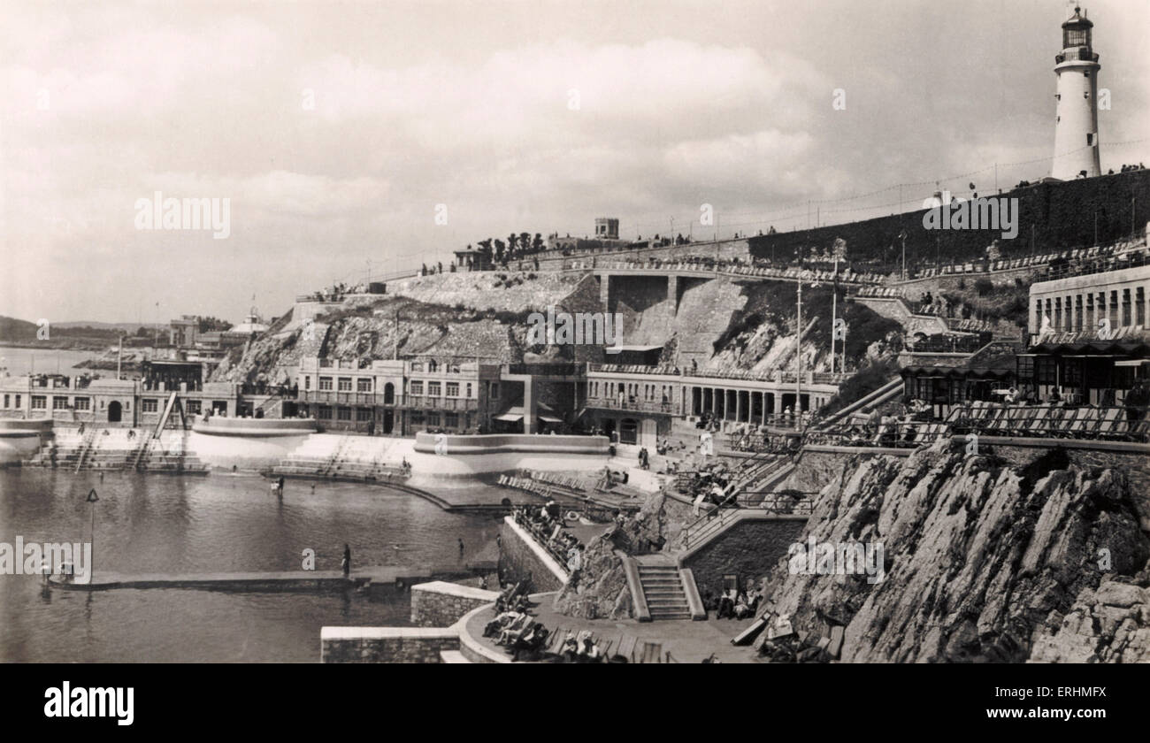 Lido in Plymouth - The bathing facilities at Tinside beach Stock Photo ...