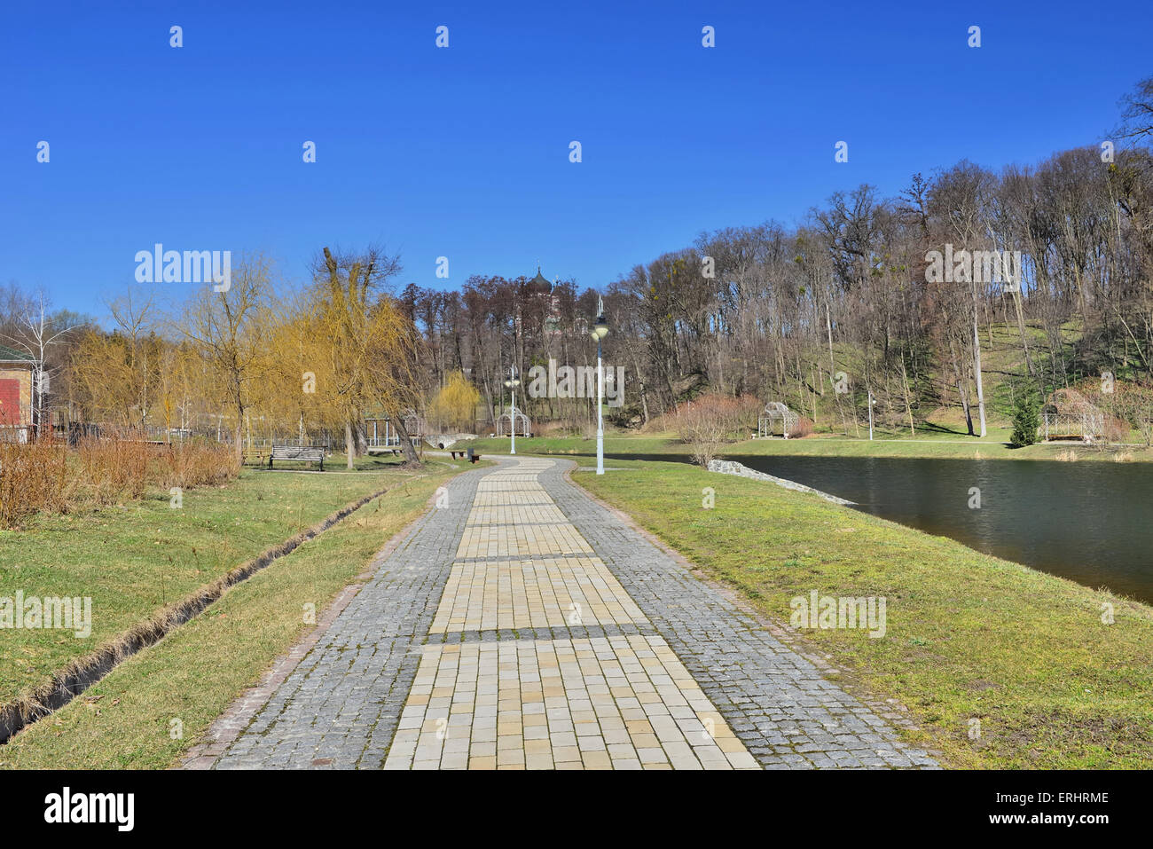 Beautiful alley in the park Stock Photo - Alamy