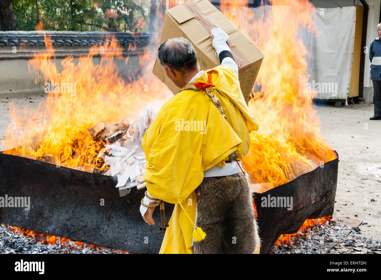 Yamabushi hi-res stock photography and images - Page 3 - Alamy Yamabushi hi-res stock photography and images - Page 3 - Alamy