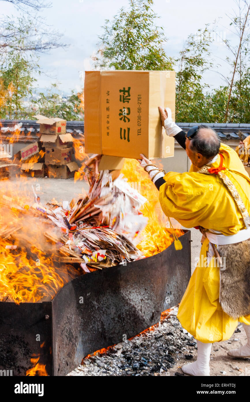 Yamabushi hi-res stock photography and images - Page 3 - Alamy Yamabushi hi-res stock photography and images - Page 3 - Alamy