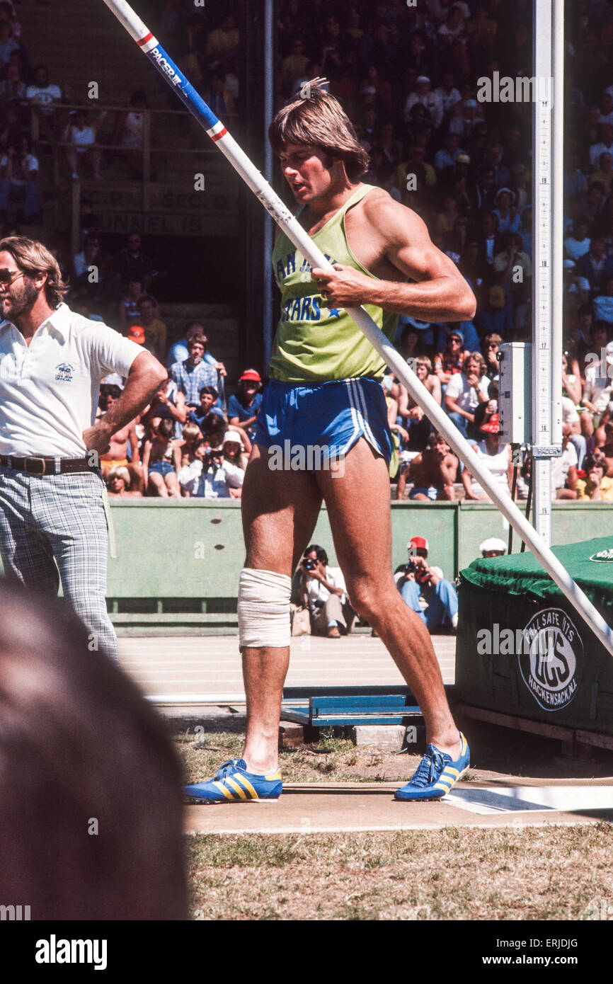 Bruce Jenner competing in the decathlon at he1976 US Olympic Track and  Field Trials Stock Photo - Alamy