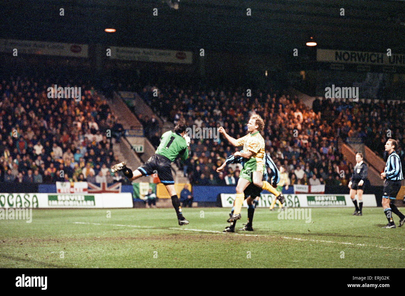 Norwich City 0 v Inter Milan 1 UEFA Cup Round 16 first leg at Bramall Lane. Inter Milan won one nil courtesy of a Dennis Berkamp penalty in the 80th minute. (Picture) Inter Milan's goalkeeper beat's Jeremy Goss to the ball. 24th November 1993. Stock Photo