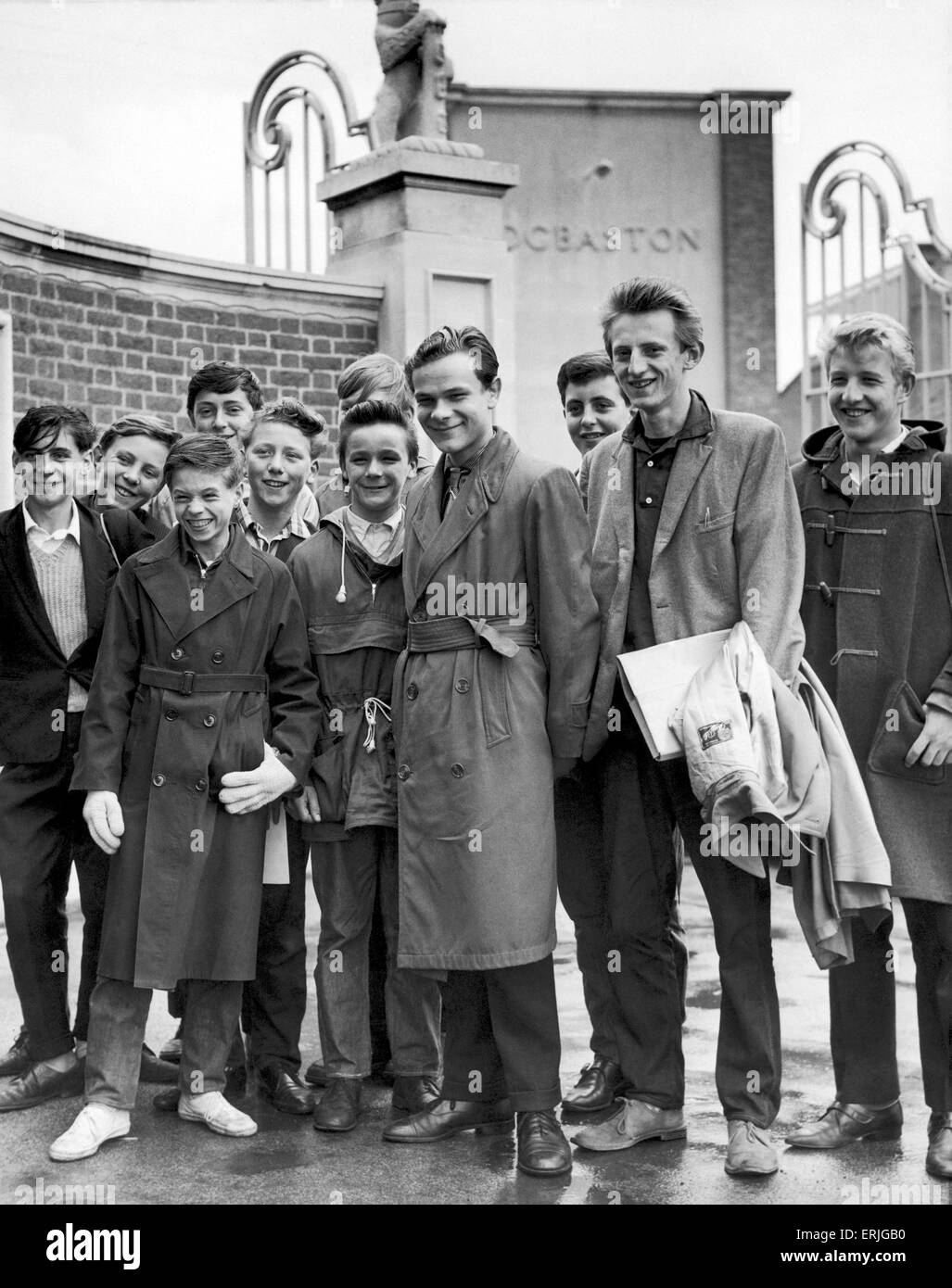 Australian cricket tour of England for the Ashes. England v Australia First Test match at Edgbaston. The Gower Street Secondary Modern School cricket team arrive for the firtst day of the first test, the first members of the public to arrive. 8th June 1961. Stock Photo