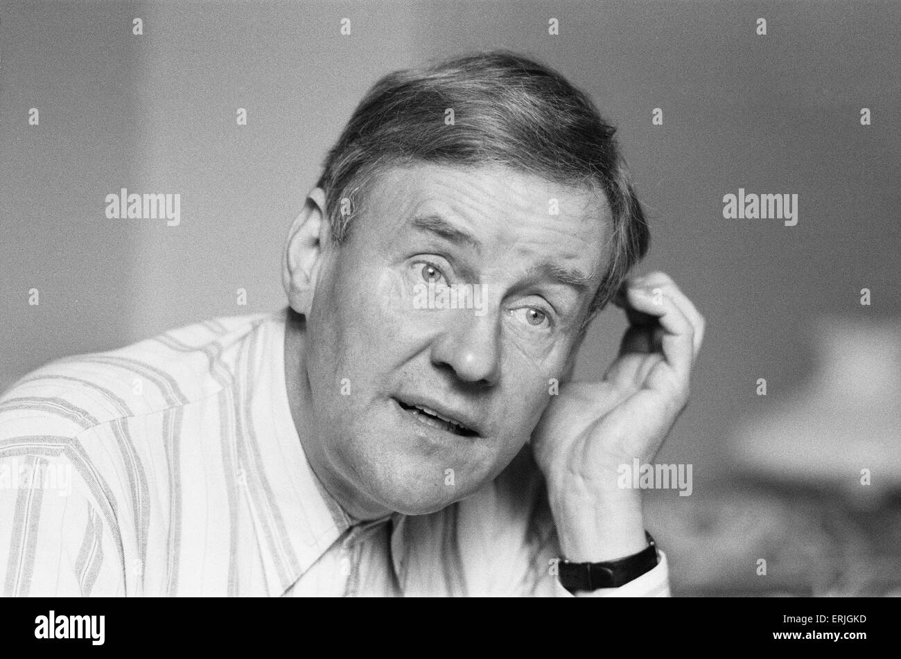 Actor Richard Briers seen here at his West London home. 6th May 1987 Stock Photo