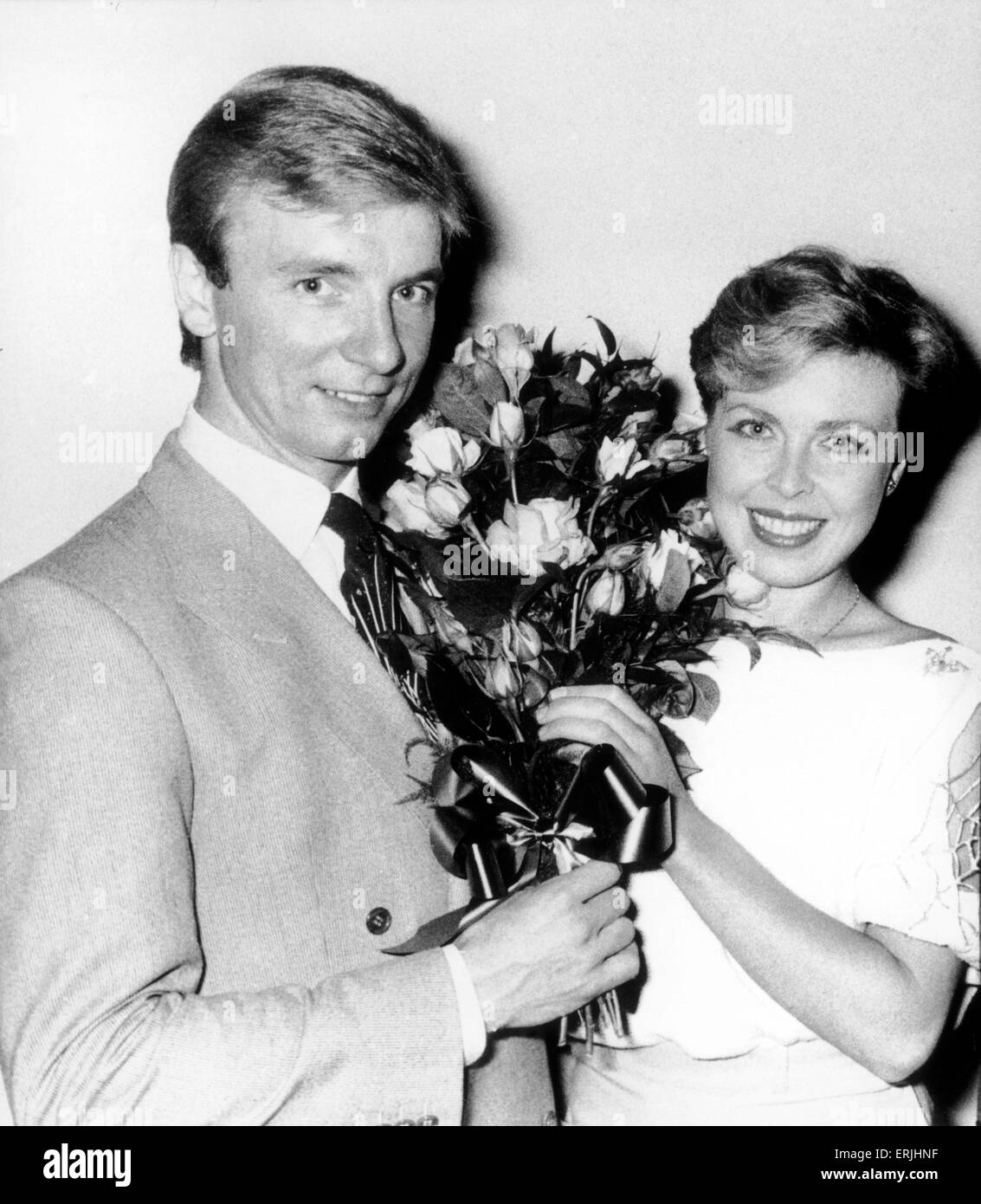 Jayne Torvill and Christopher Dean at the Chelsea flower show with bouquet of Bees of Chester roses named after them. 25th May 1984 Stock Photo