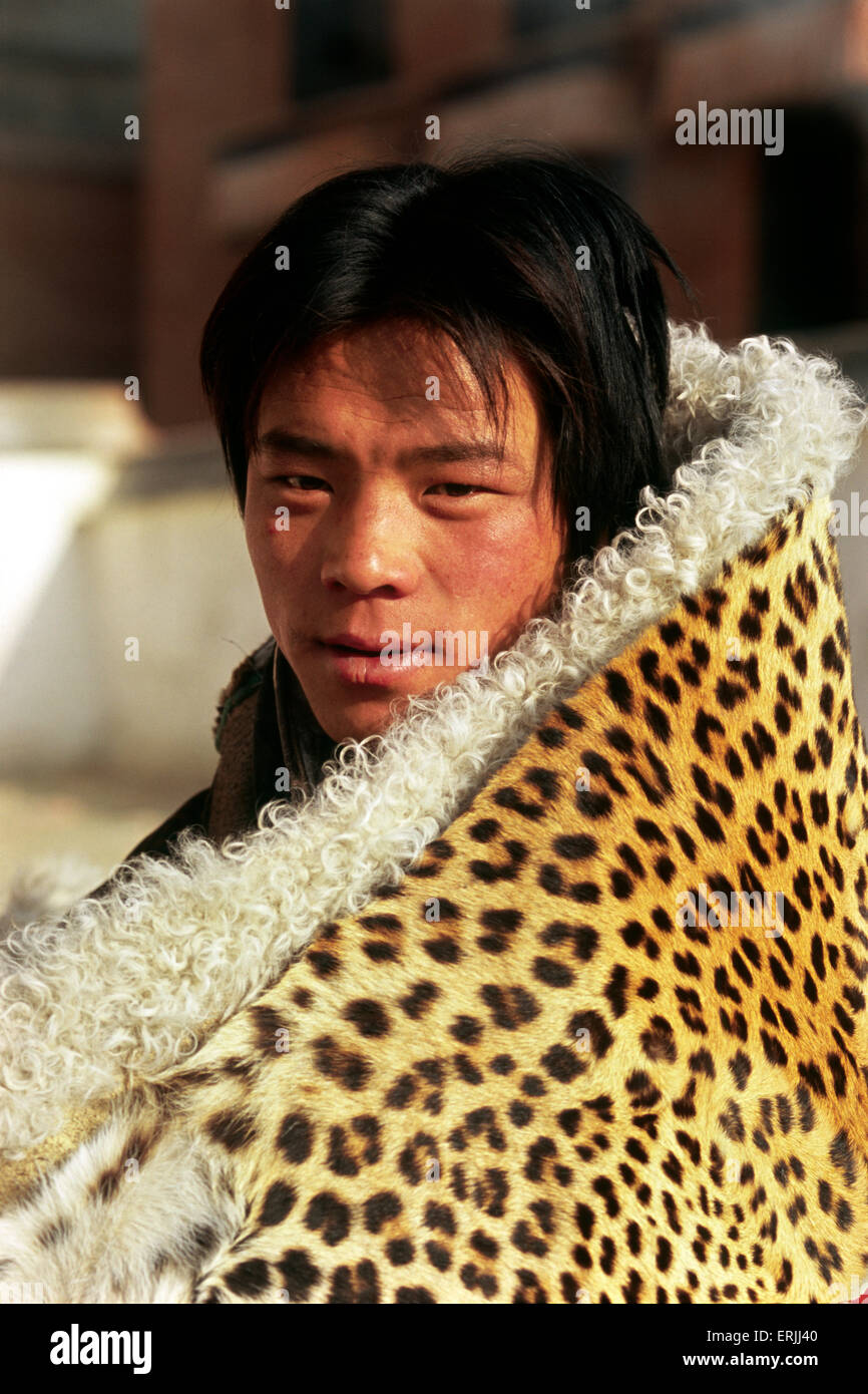 China, Tibet, Gansu province, Xiahé, Labrang monastery, Tibetan New Year's Day, Tibetan man Stock Photo