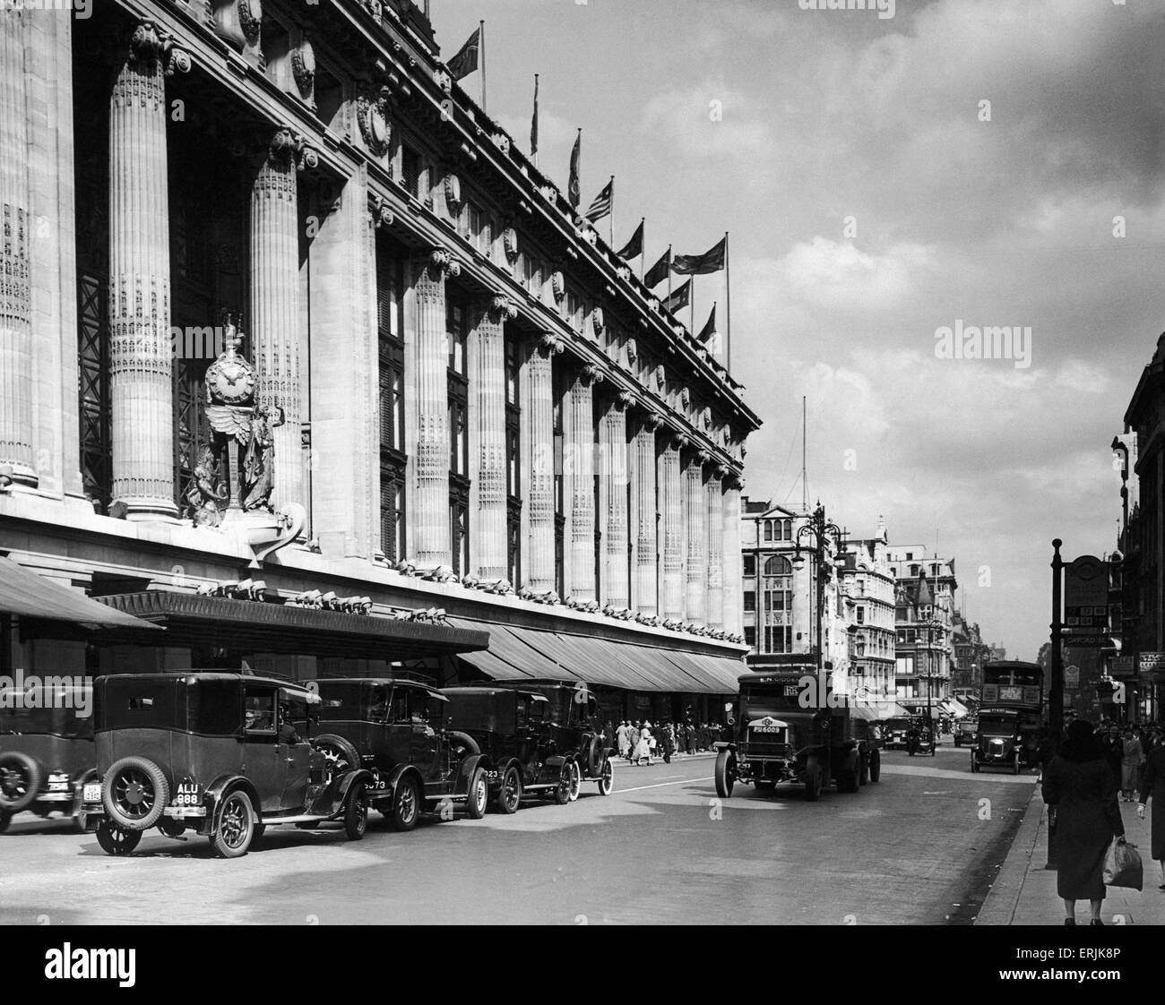 Exterior view of Selfridges store in Oxford Street, central London. 2nd October 1934. Stock Photo
