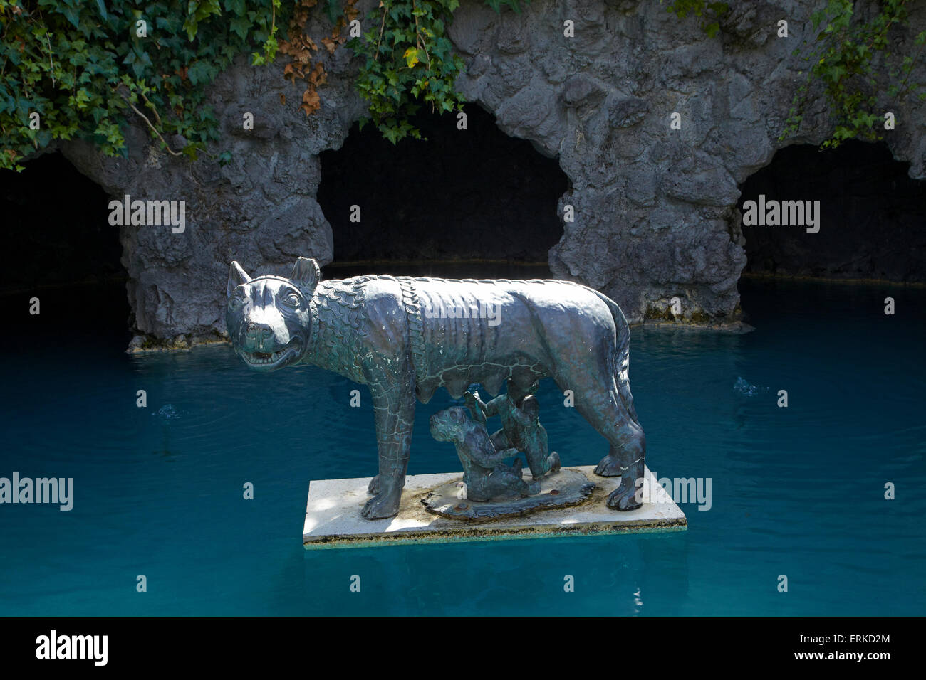 Statue Of Wolf With Romulus And Remus Italian Renaissance Garden
