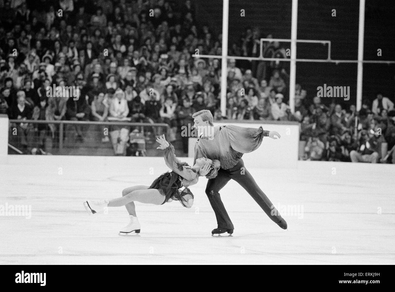Great Britain's Jayne Torvill and Christopher Dean during their famous 'Bolero' routine at the Zetra Stadium in the 1984 Winter Olympic Games in Sarajevo, Yugoslavia. The team racked up an unprecedented 12 perfect scores to win the gold medal for this performance. 14th February 1984. Stock Photo