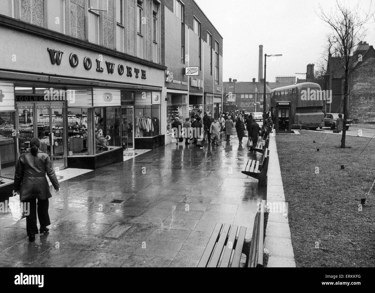Woolworth Store at Market Place, Bedworth 8th January 1971 Stock Photo