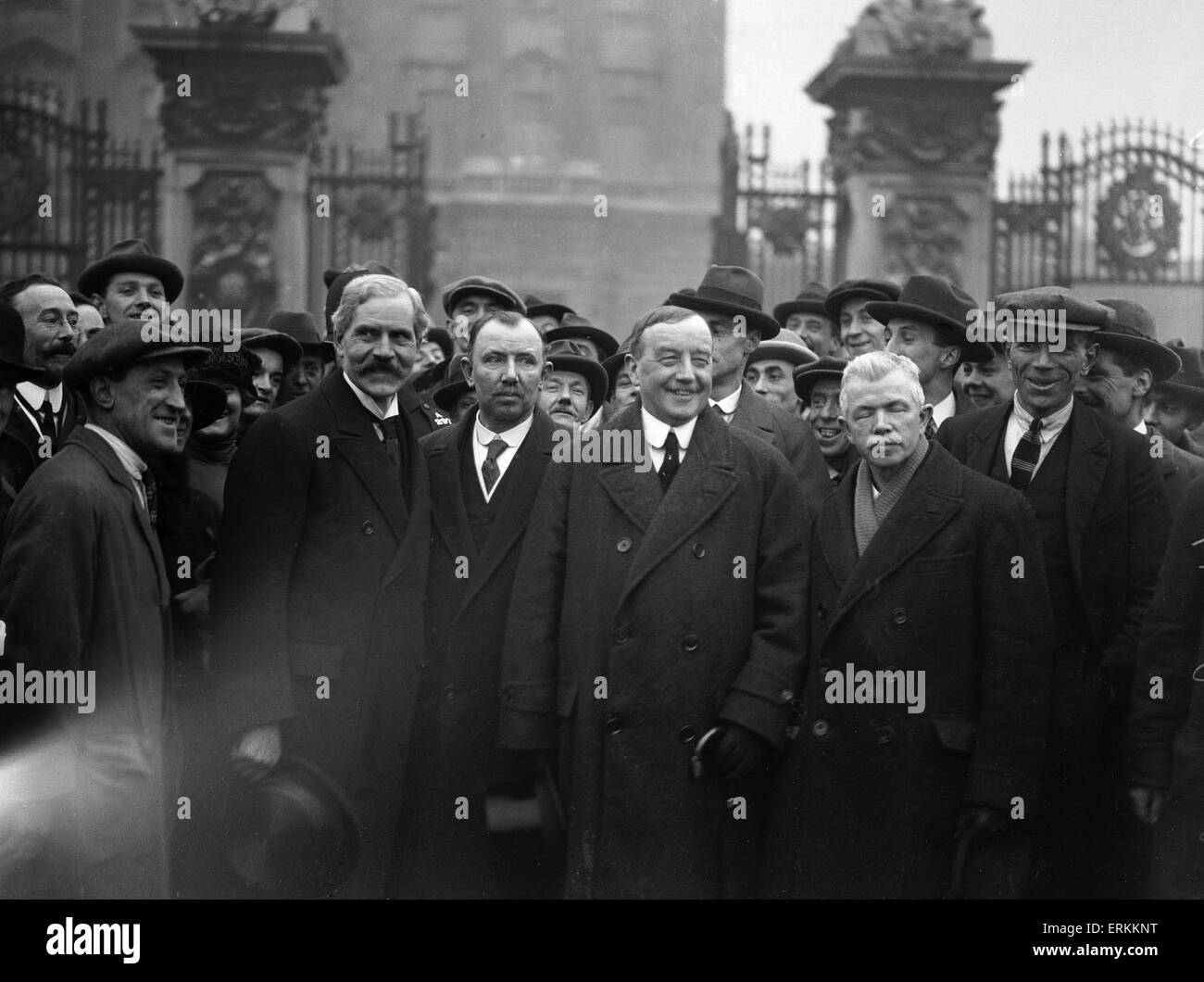 Labour Ministers outside Buckingham Palace following the formation of the first Labour Government. Front Row  2nd Left to Right Ramsay MacDonald ? Prime Minister, Foreign Secretary and Leader of the House of Commons, James Henry Thomas ? Secretary of State for the Colonies, Arthur Henderson ? Home Secretary and John Robert Clynes ? Lord Privy Seal and Deputy Leader of the House of Commons. 23rd January 1924 Stock Photo