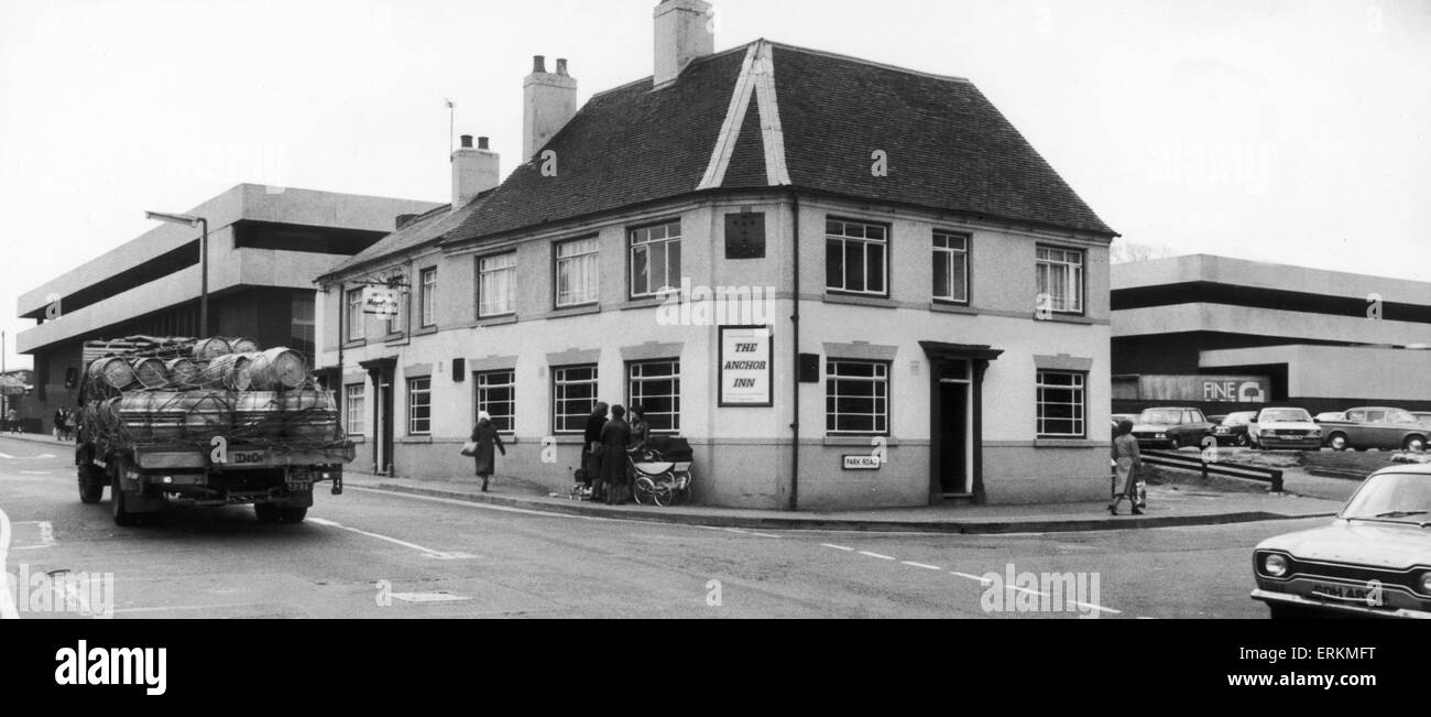 The Anchor Inn, Park Road Bedworth 6th May 1982 Stock Photo Alamy