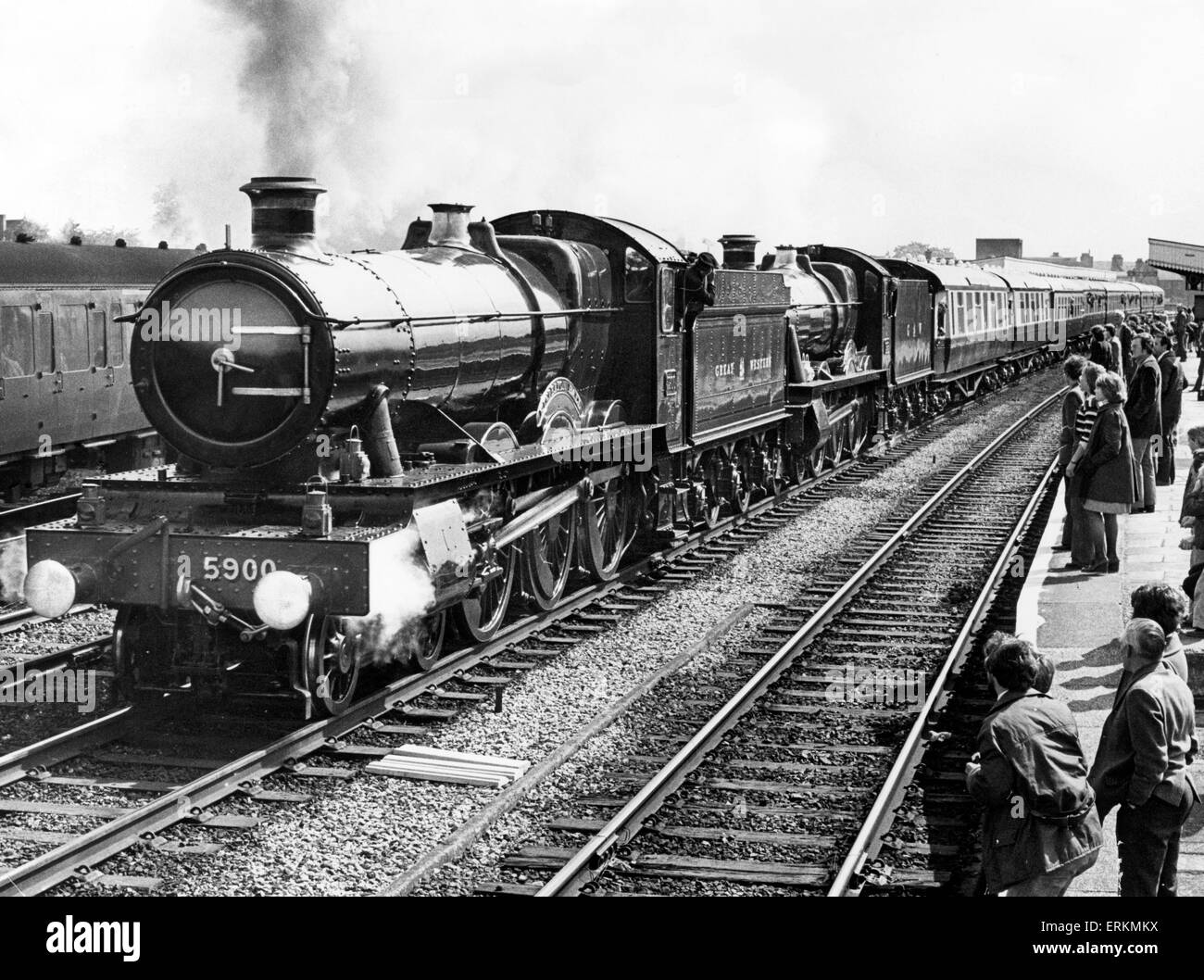 Two former Great Western Railway engines, restored to their original condition,  cheered by local enthusiasts at Leamington Station on its special journey from London to Birmingham and Derby. May 1976. Stock Photo
