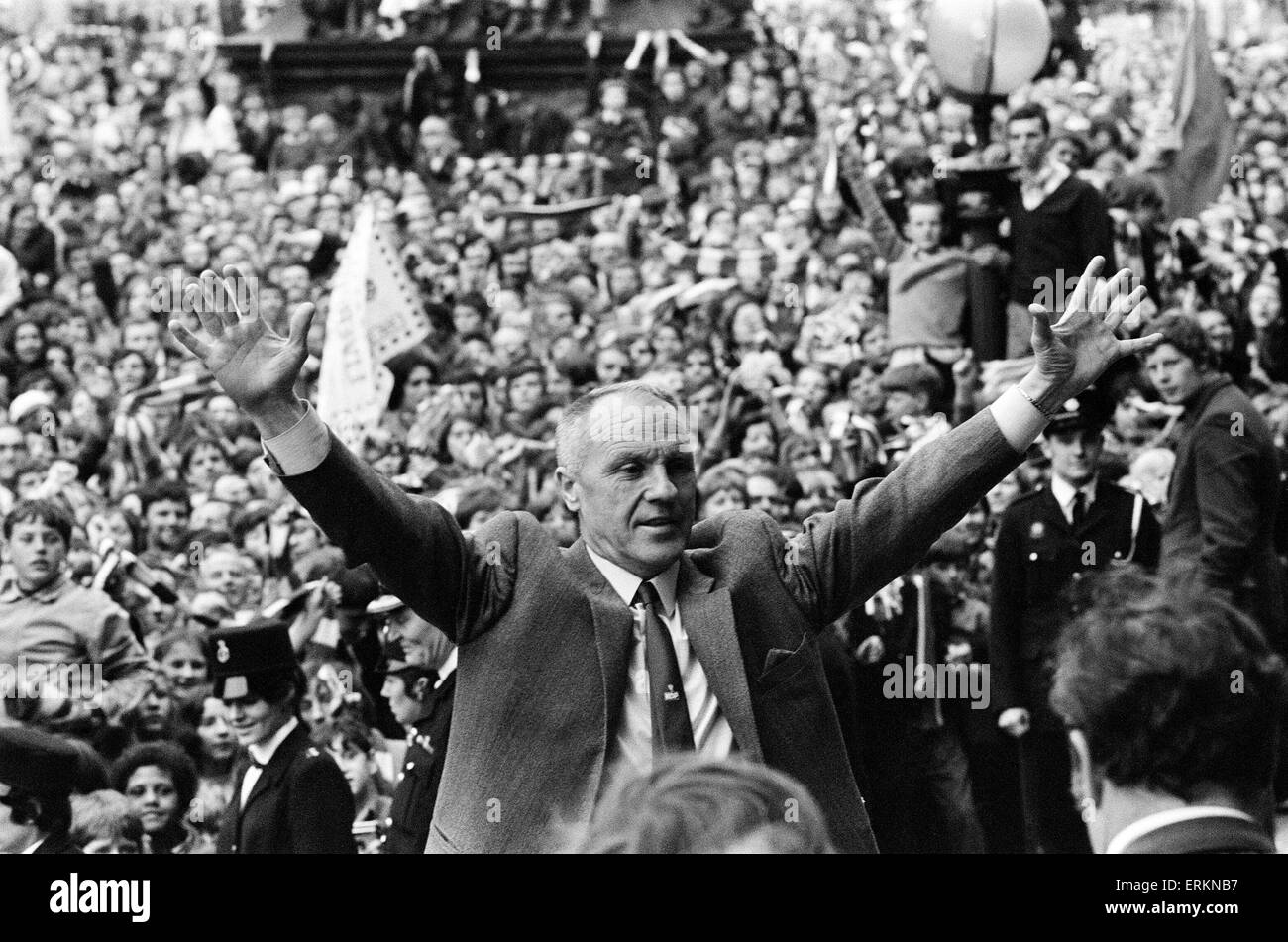 Liverpool manager Bill Shankly pictured on his side's homecoming to the city of Liverpool following their FA Cup Final defeat by Arsenal at Wembley. Thousands of people lined the streets to welcome their heroes back from London. 9th May 1971. Stock Photo