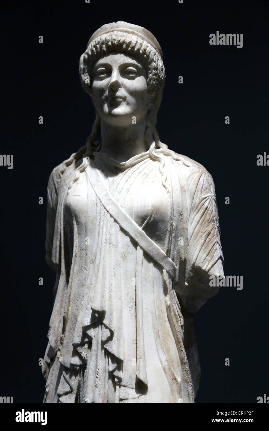 Artemis type Naples. Statue in the archaizing style. Early imperial period. Augustan period (Early 1st c. AD). Rome. Italy. Stock Photo