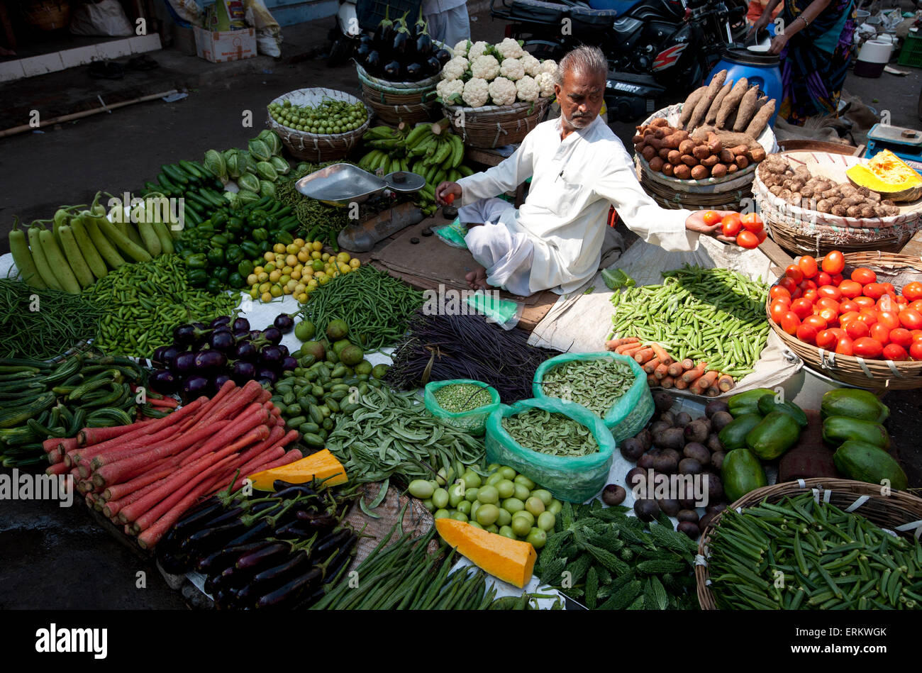 Ahmedabad vegetables hires stock photography and images Alamy