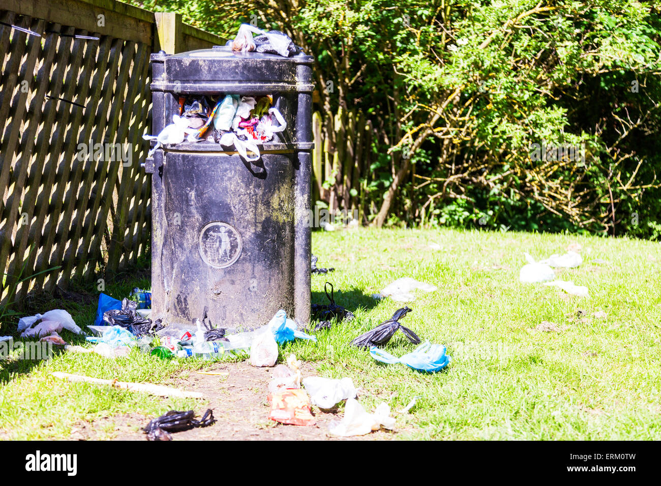 Full dog poo bin hires stock photography and images Alamy