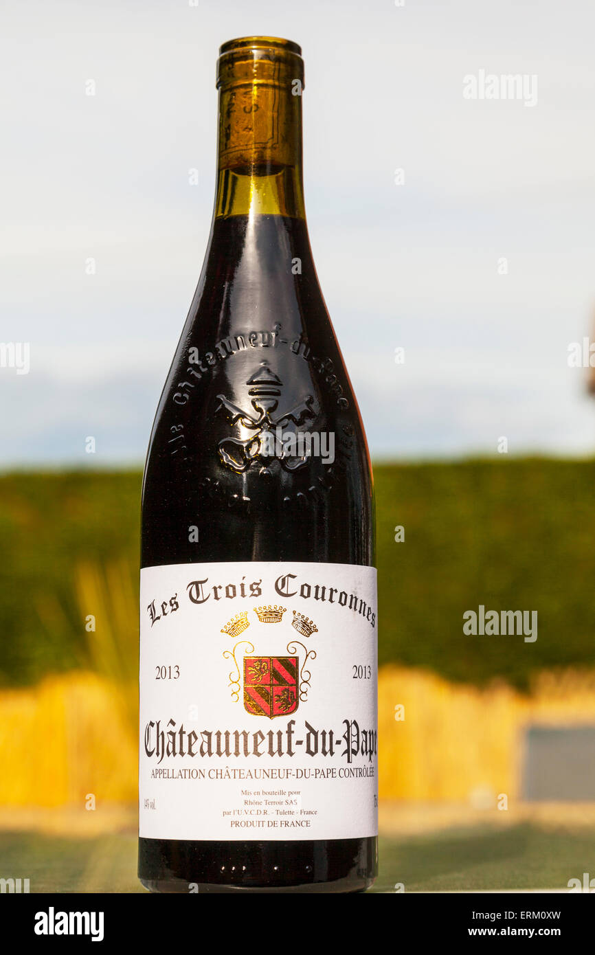 chateauneuf du pape bottle label red Châteauneuf-du-Pape is French wines d'origine Rhone region Stock Photo - Alamy