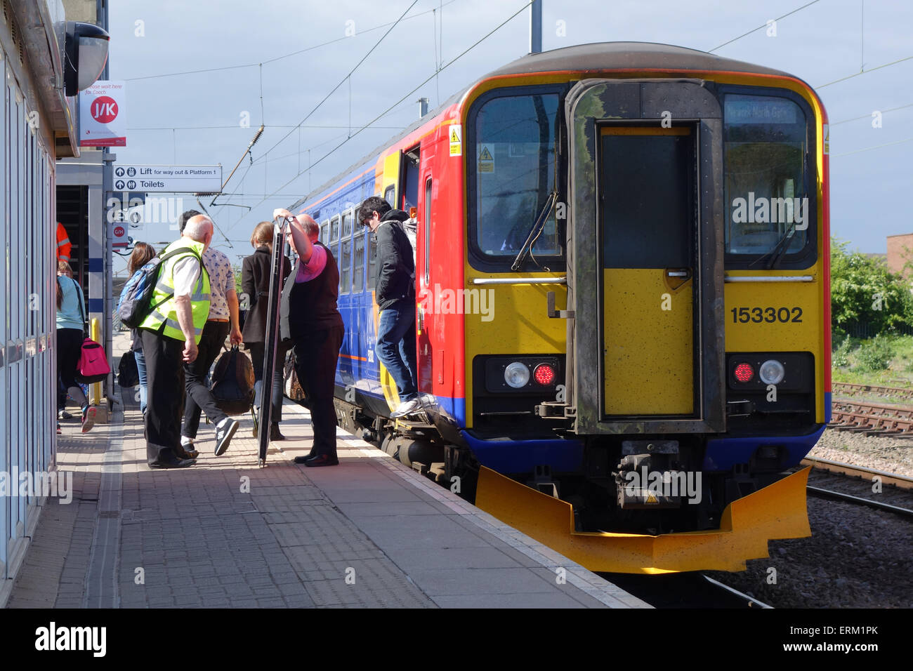 Train at Platform, Newark Northgate Station Stock Photo Alamy